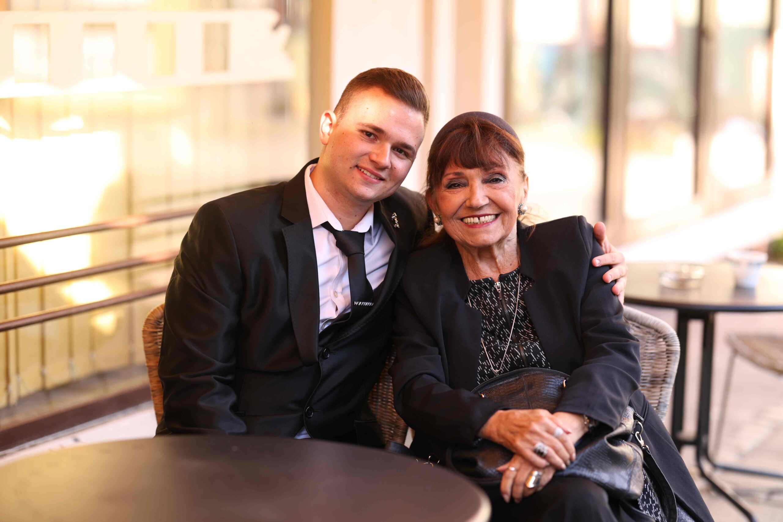 22 - Ljiljana Stjepanović i Aleksandar Jevtić na snimanju dokumentarnog filma Glogovac